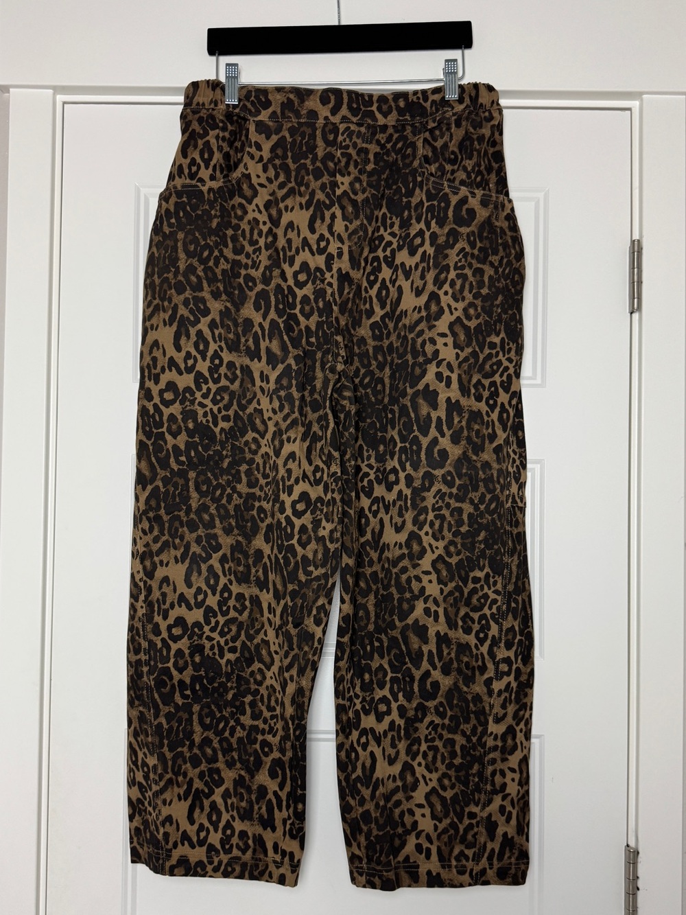 Women’s Anniewear Cheetah Print Barrel Jeans